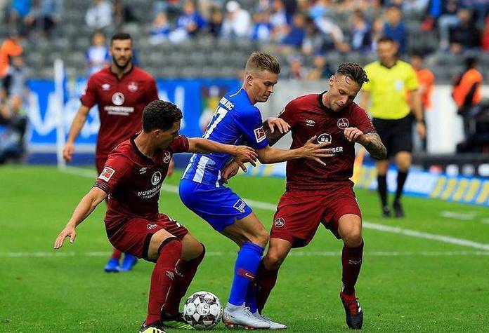 南安普敦主场失利，保级形势严峻