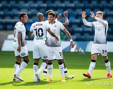 包含勒沃库森球员集训备战，决心在联赛中打出精彩表现的词条