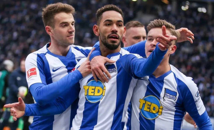 包含柏林赫塔连胜，多打一场不败战绩扩大优势的词条