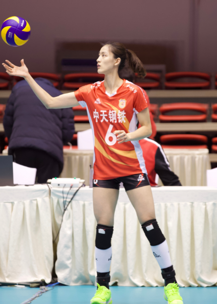 包含深圳南方主场力挫对手，积分逐渐回升的词条